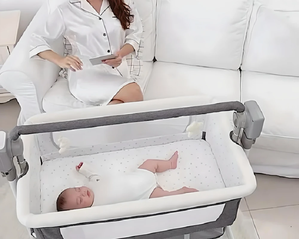 bassinet that rocks itself